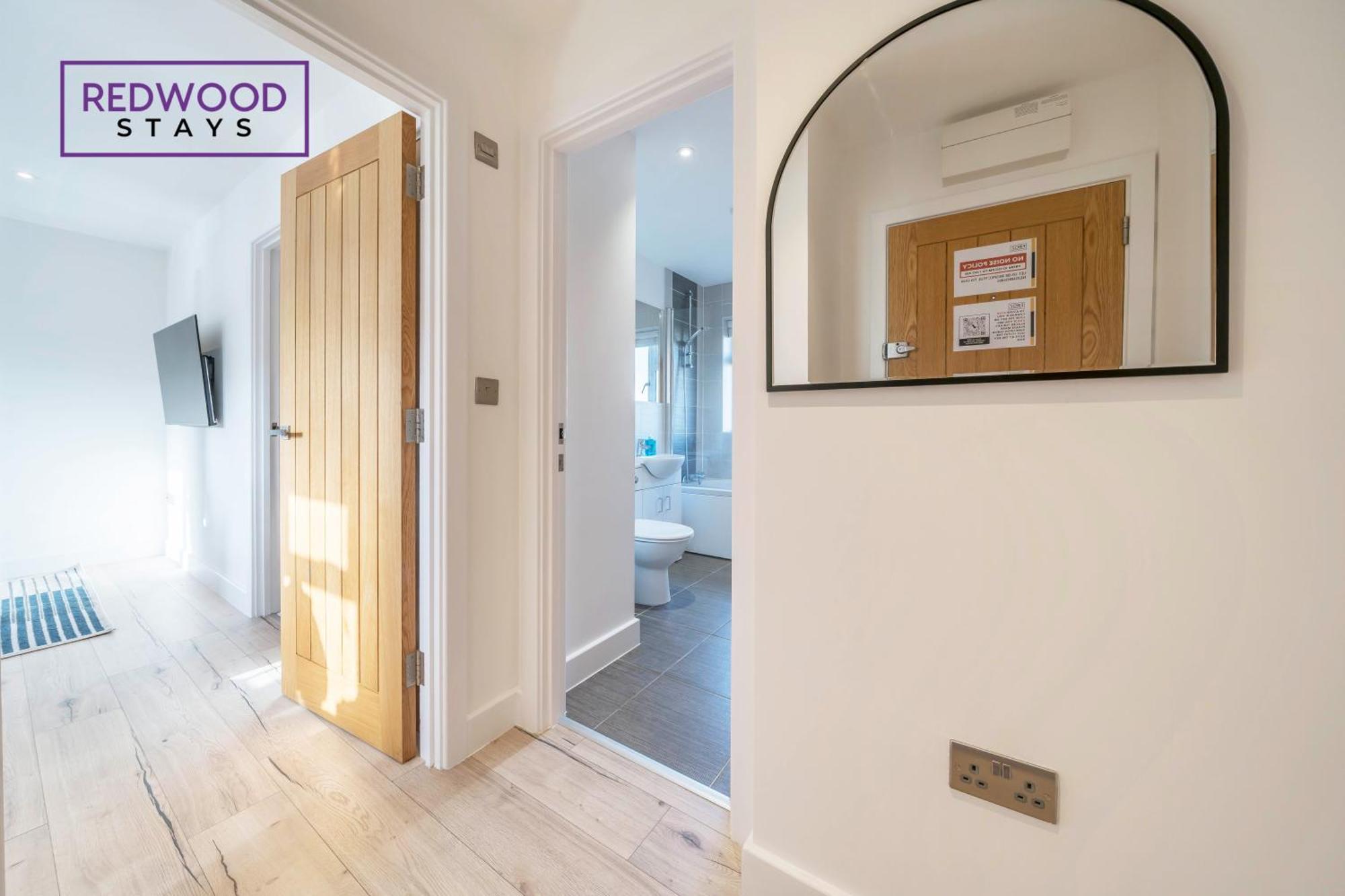 Modern Serviced Apartments For Contractors & Families With Free Parking, Wifi & Netflix By Redwood Stays Basingstoke Buitenkant foto