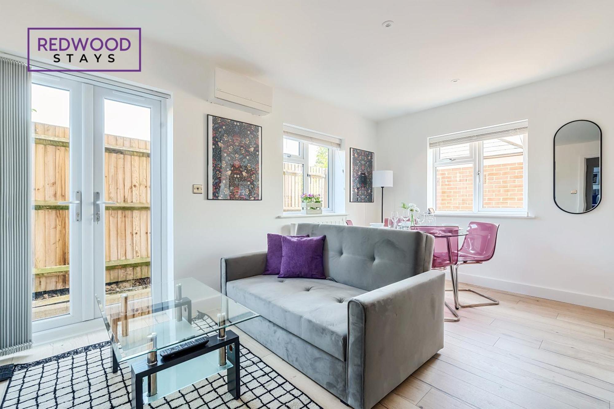 Modern Serviced Apartments For Contractors & Families With Free Parking, Wifi & Netflix By Redwood Stays Basingstoke Buitenkant foto