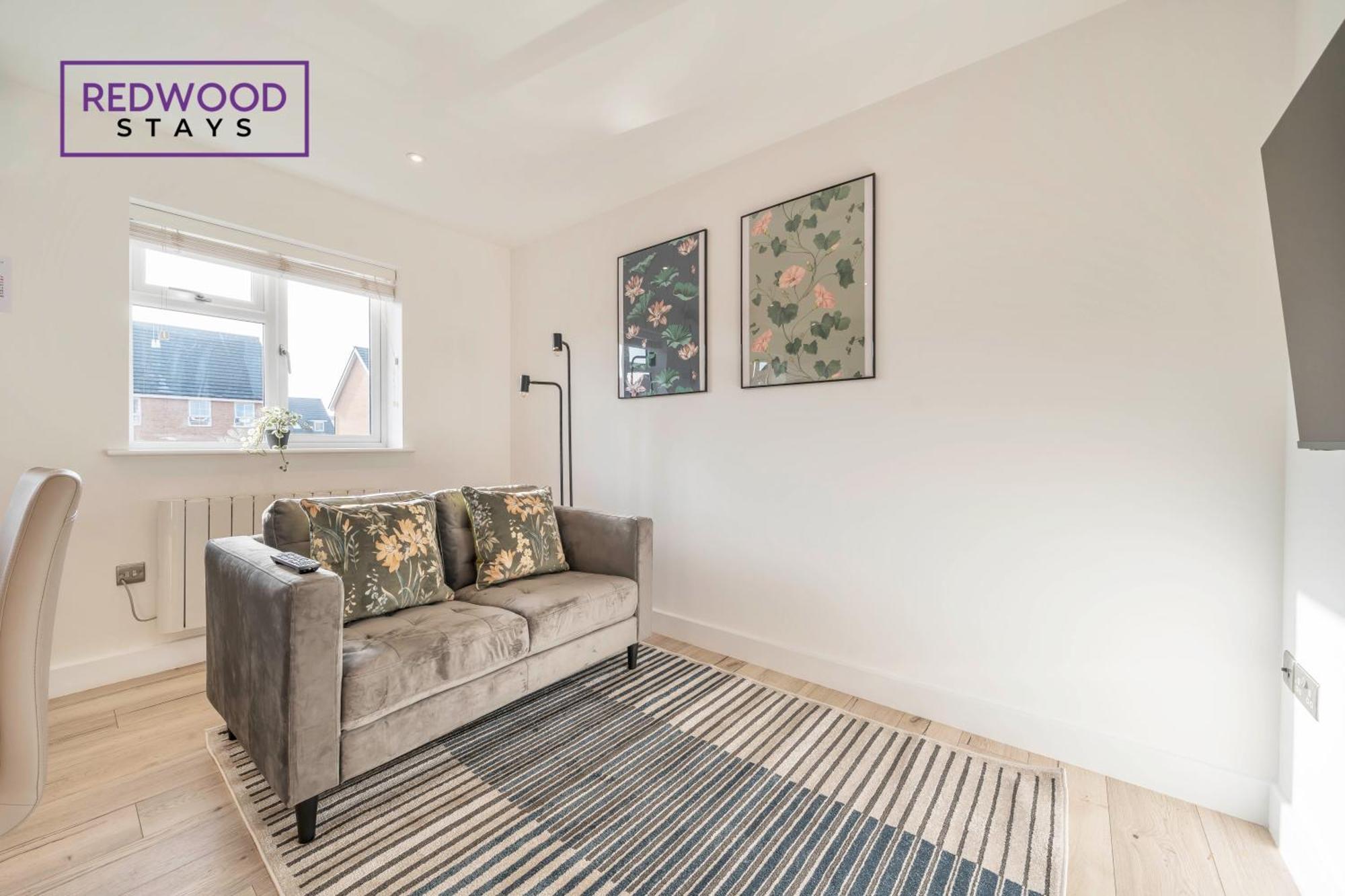 Modern Serviced Apartments For Contractors & Families With Free Parking, Wifi & Netflix By Redwood Stays Basingstoke Buitenkant foto