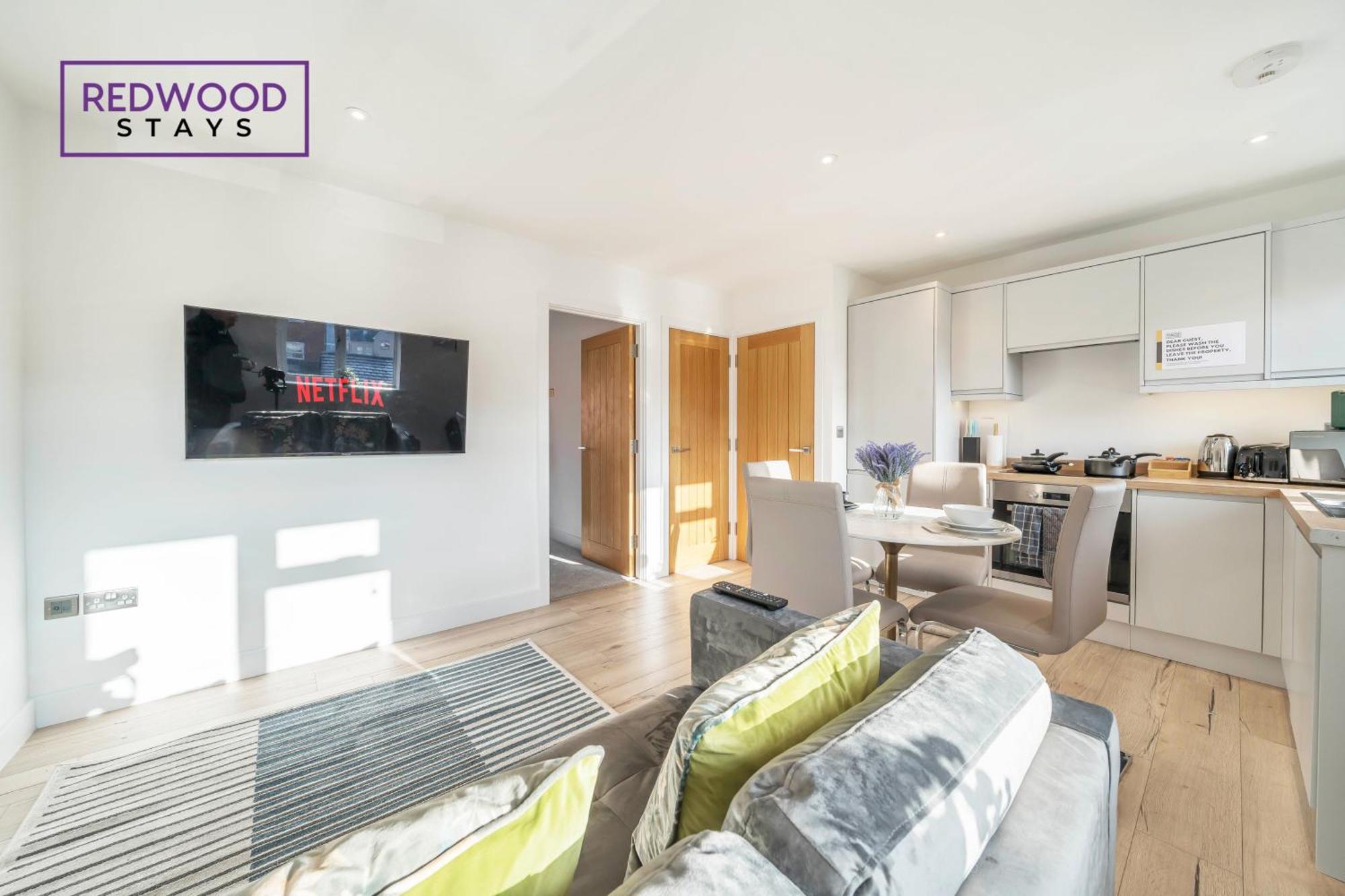 Modern Serviced Apartments For Contractors & Families With Free Parking, Wifi & Netflix By Redwood Stays Basingstoke Buitenkant foto