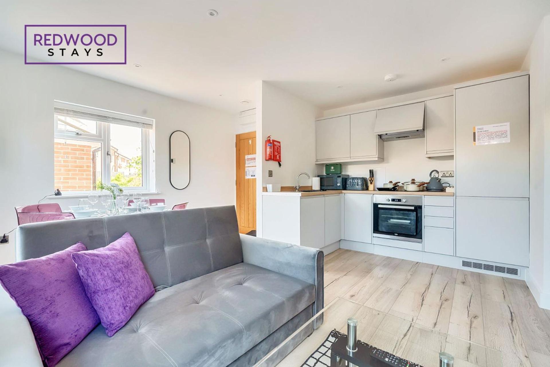Modern Serviced Apartments For Contractors & Families With Free Parking, Wifi & Netflix By Redwood Stays Basingstoke Buitenkant foto