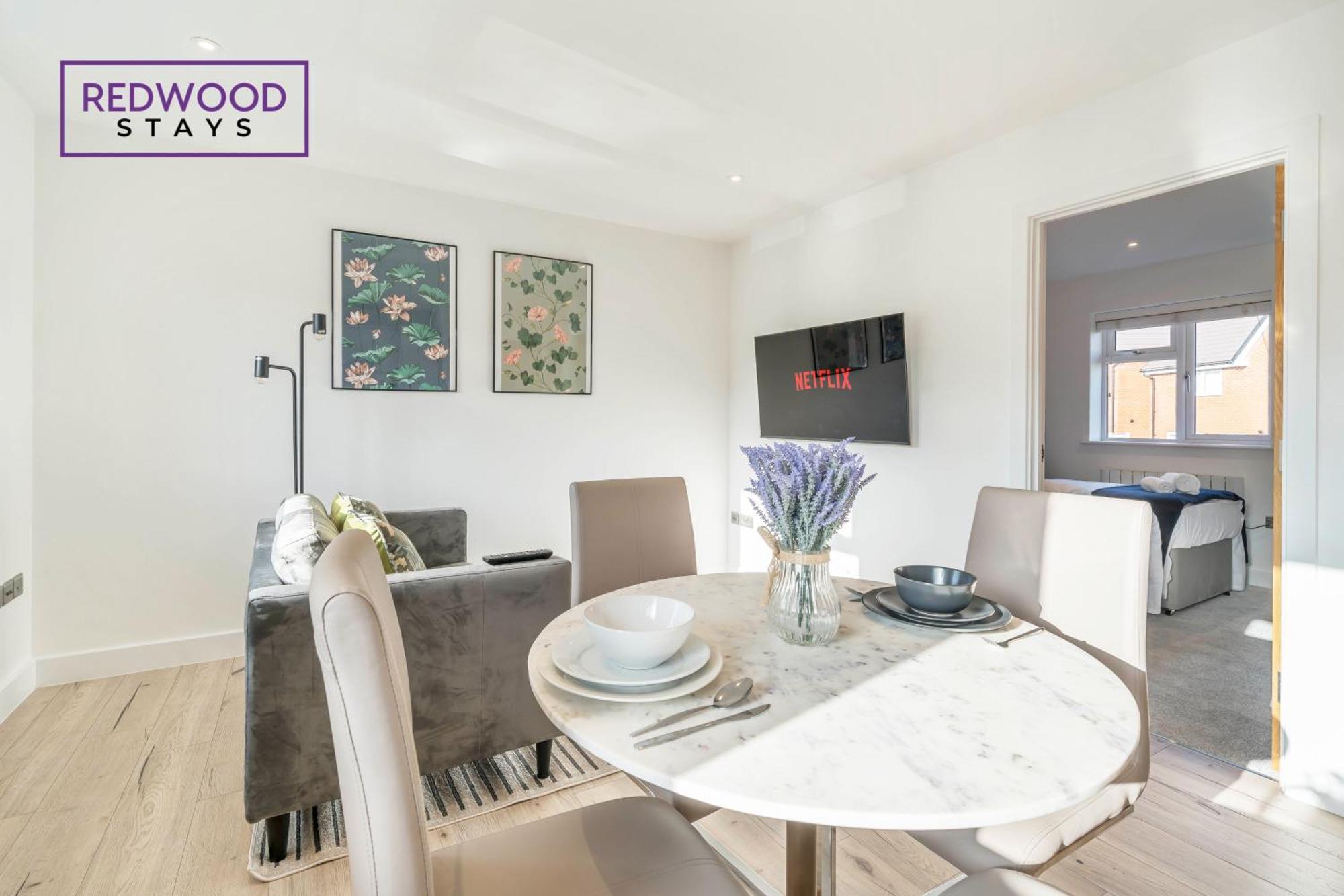Modern Serviced Apartments For Contractors & Families With Free Parking, Wifi & Netflix By Redwood Stays Basingstoke Buitenkant foto