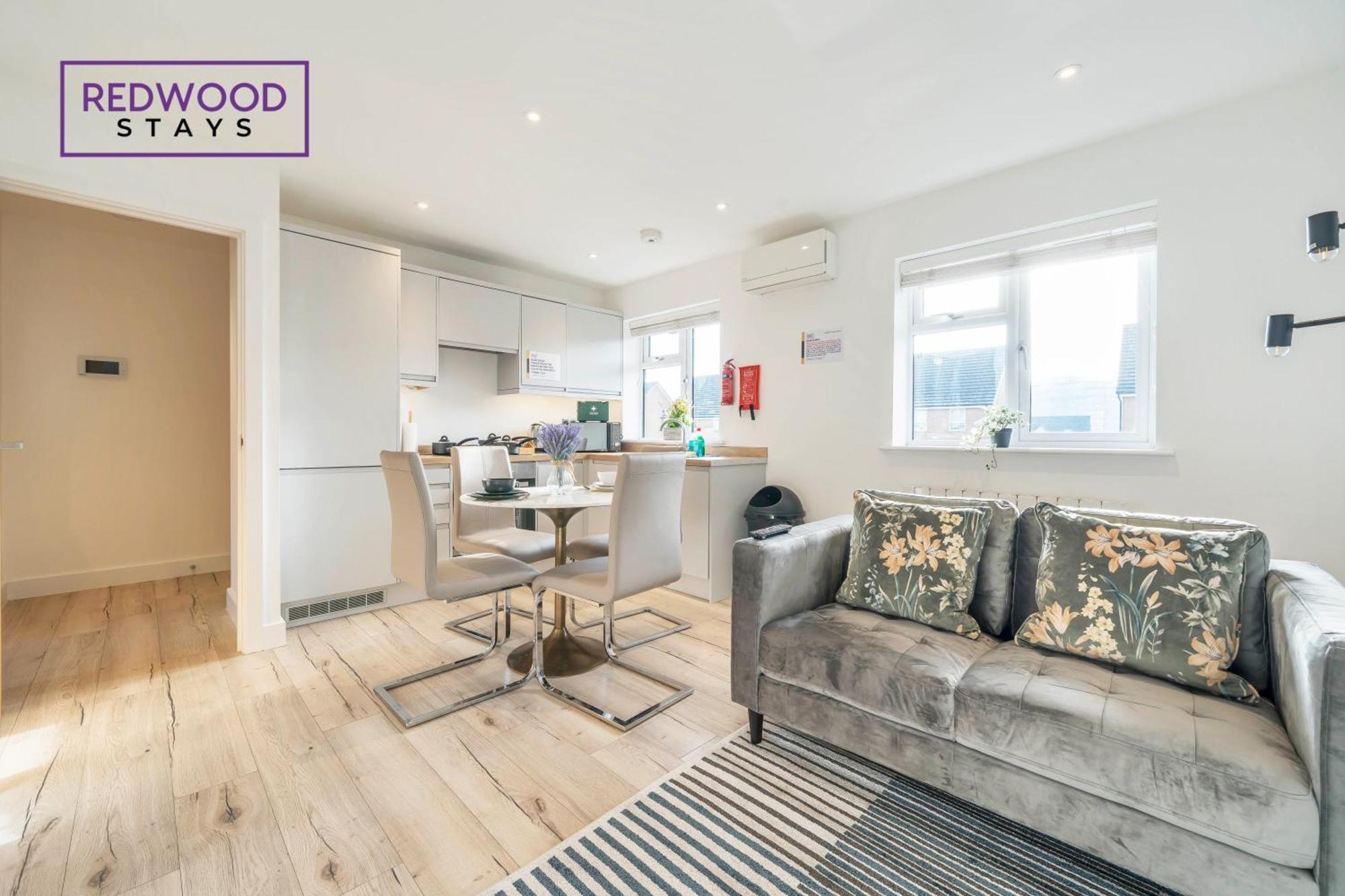 Modern Serviced Apartments For Contractors & Families With Free Parking, Wifi & Netflix By Redwood Stays Basingstoke Buitenkant foto