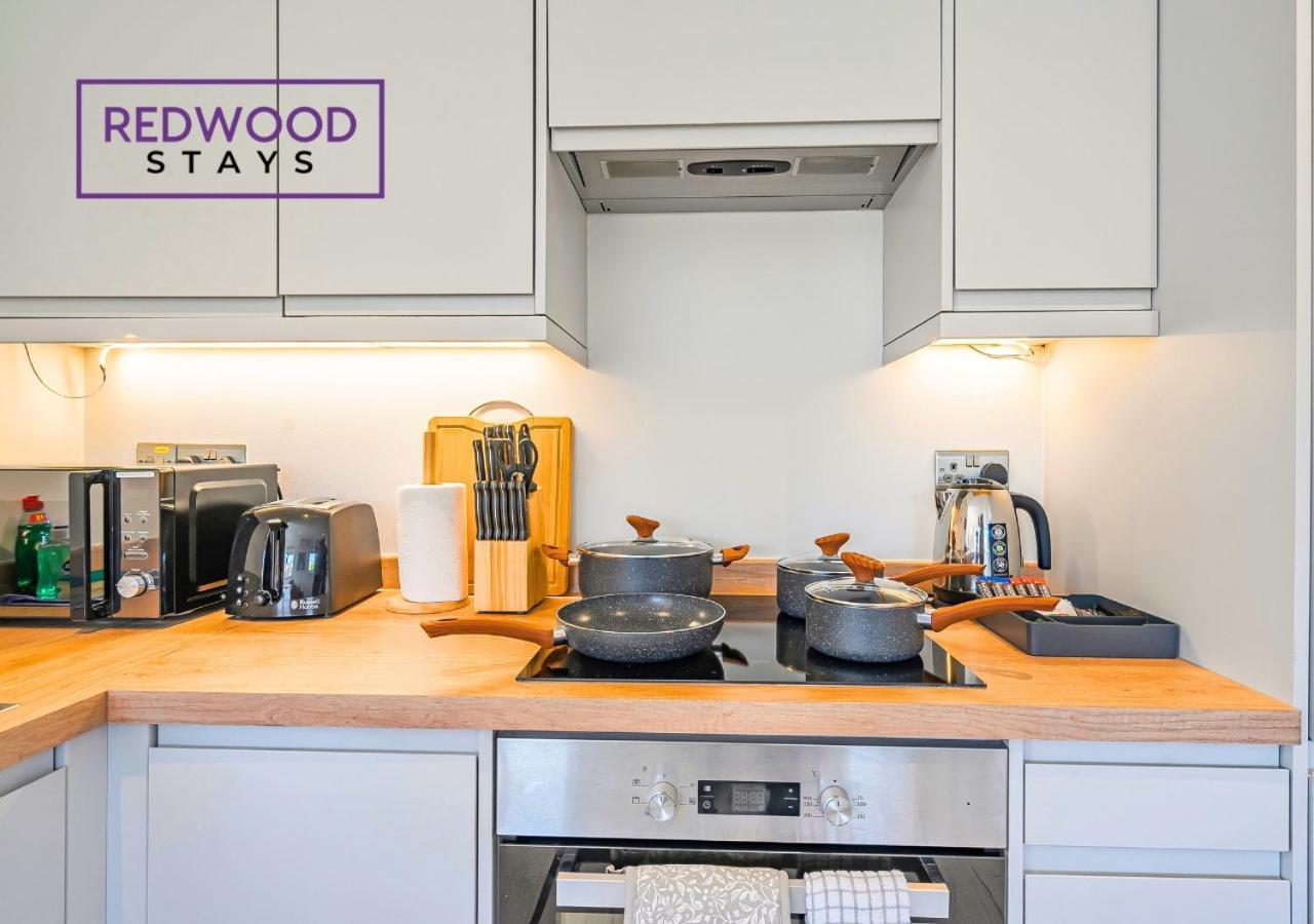 Modern Serviced Apartments For Contractors & Families With Free Parking, Wifi & Netflix By Redwood Stays Basingstoke Buitenkant foto