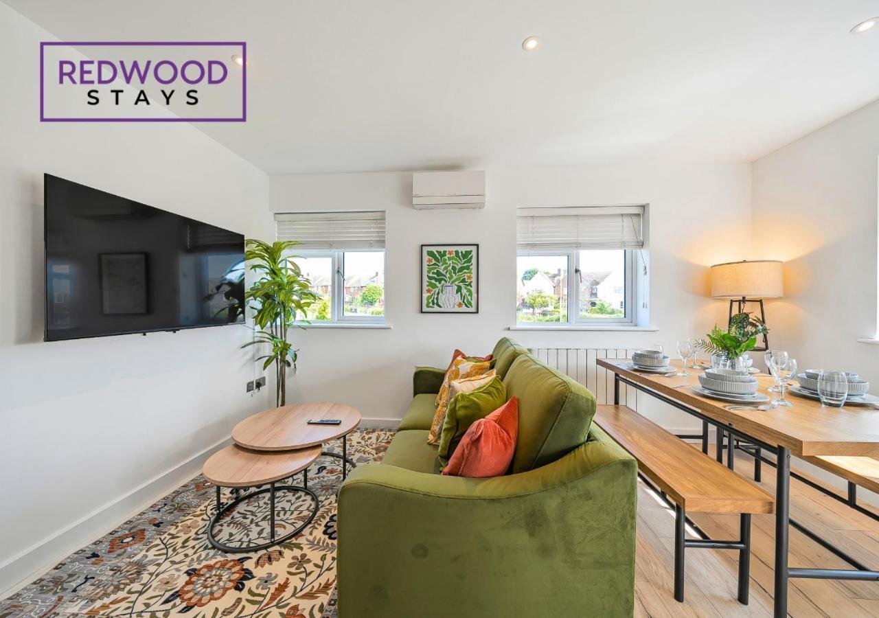 Modern Serviced Apartments For Contractors & Families With Free Parking, Wifi & Netflix By Redwood Stays Basingstoke Buitenkant foto
